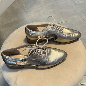 ALDO women’s 8.5 lace-up metallic gold oxford shoes